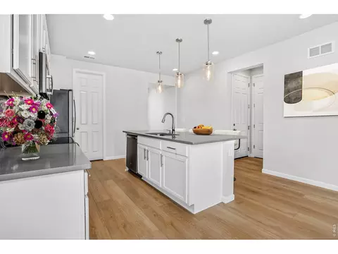 Kitchen - 26984 E Archer Ave, Aurora, CO 80018 photo 2 of 6