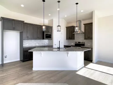 Kitchen - 1145 Bitterroot Ct, Johnstown, CO 80534 photo 4 of 10