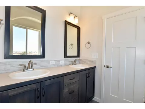 Bath - 1145 Bitterroot Ct, Johnstown, CO 80534 photo 5 of 5