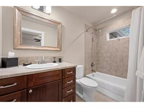Bath - 820 Peakview Rd, Boulder, CO 80302 photo 4 of 5