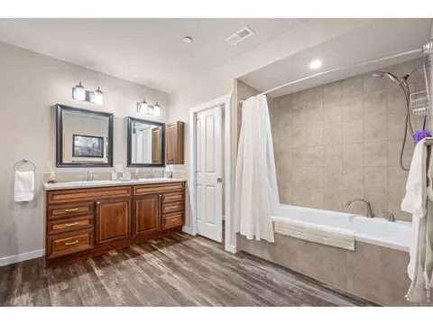 Bath - 820 Peakview Rd, Boulder, CO 80302 photo 5 of 5