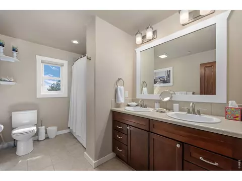 Bath - 820 Peakview Rd, Boulder, CO 80302 photo 3 of 5