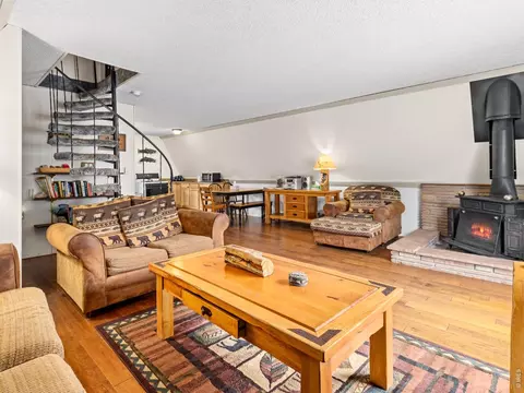 2415 Wild Bear Way, Estes Park, CO 80517
