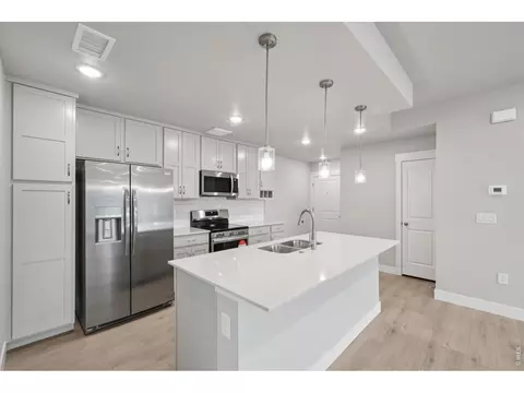 265 High Point Dr #207, Longmont, CO 80504