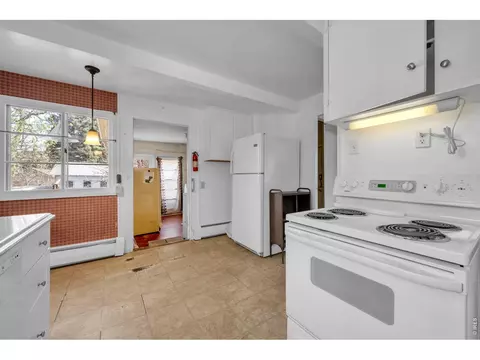 Kitchen - 1084 Grant Pl, Boulder, CO 80302 photo 2 of 2