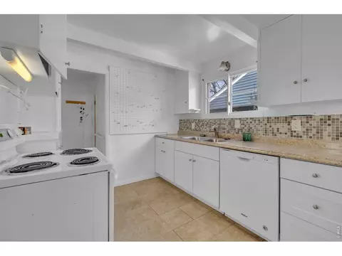 Kitchen - 1084 Grant Pl, Boulder, CO 80302 photo 1 of 2