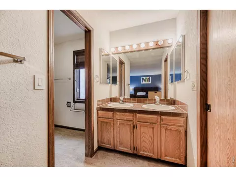 Bath - 5465 La Plata Cir, Boulder, CO 80301 photo 1 of 3