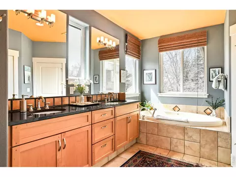 Bath - 2040 Oak Ave, Boulder, CO 80304 photo 5 of 8