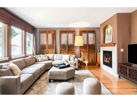 Living - 2040 Oak Ave, Boulder, CO 80304 photo 2 of 4