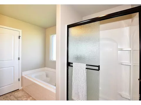 Bath - 616 85th Ave Ct, Greeley, CO 80634 photo 3 of 4
