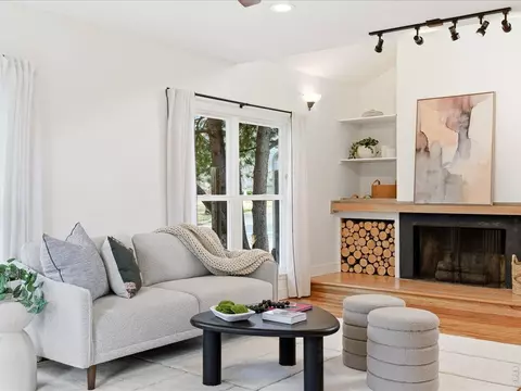 Living - 4437 Driftwood Pl, Boulder, CO 80301 photo 3 of 4