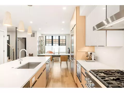 Kitchen - 2116 Pearl St #C, Boulder, CO 80302 photo 5 of 5