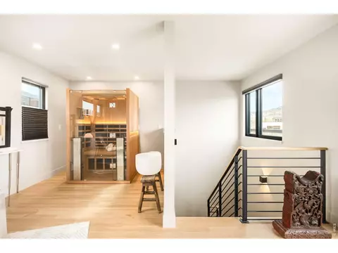 Entry Way - 2116 Pearl St #C, Boulder, CO 80302 photo 3 of 4