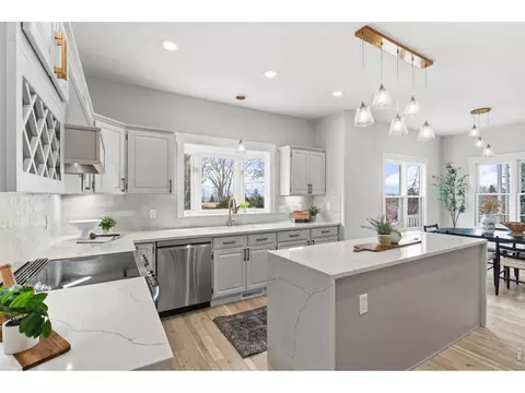 7766 Park Ridge Cir, Fort Collins, CO 80528