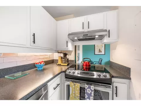 Kitchen - 628 Tantra Dr, Boulder, CO 80305 photo 4 of 6
