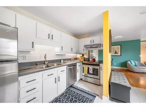 Kitchen - 628 Tantra Dr, Boulder, CO 80305 photo 6 of 6