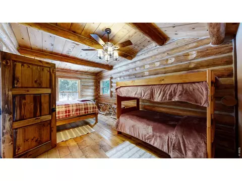 Bedroom - 14142 N Saint Vrain Dr, Lyons, CO 80540 photo 7 of 11