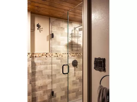 Bath - 14142 N Saint Vrain Dr, Lyons, CO 80540 photo 1 of 7