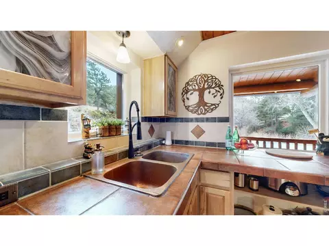 Kitchen - 14142 N Saint Vrain Dr, Lyons, CO 80540 photo 6 of 6
