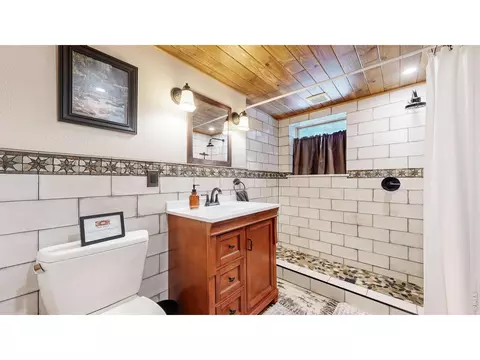Bath - 14142 N Saint Vrain Dr, Lyons, CO 80540 photo 2 of 7