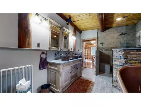 Bath - 14142 N Saint Vrain Dr, Lyons, CO 80540 photo 5 of 7