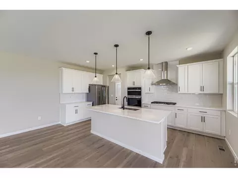 Kitchen - 394 Rustic Barn Ln, Berthoud, CO 80513 photo 2 of 4