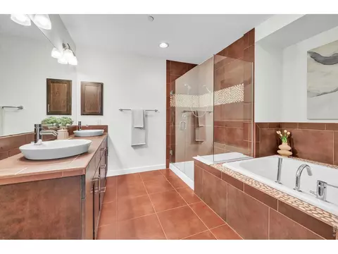Bath - 5060 Pierre St #E, Boulder, CO 80304 photo 2 of 4