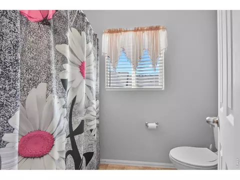 Bath - 214 Blue Bonnet Dr, Brighton, CO 80601 photo 3 of 4