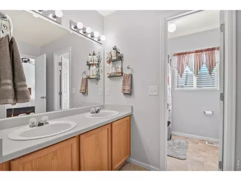 Bath - 214 Blue Bonnet Dr, Brighton, CO 80601 photo 2 of 4