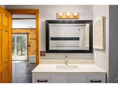 Bath - 201 Wild Tiger Rd, Boulder, CO 80302 photo 3 of 4