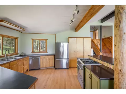 Kitchen - 201 Wild Tiger Rd, Boulder, CO 80302 photo 3 of 4