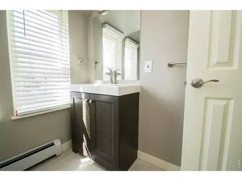 Bath - 1806 17th St, Boulder, CO 80302 photo 3 of 3