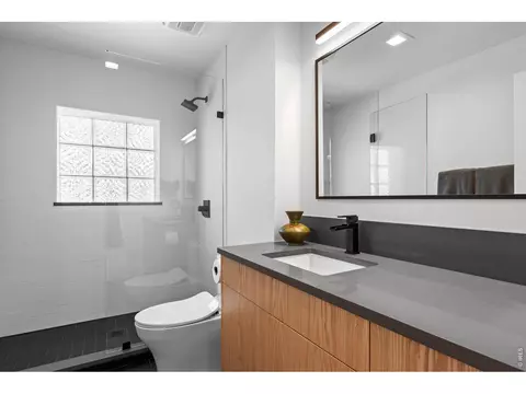 Bath - 14 Pine Brook Rd, Boulder, CO 80304 photo 6 of 6
