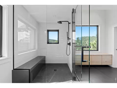 Bath - 14 Pine Brook Rd, Boulder, CO 80304 photo 4 of 6