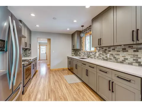 Kitchen - 166 Cherokee Rd, Lyons, CO 80540 photo 2 of 3