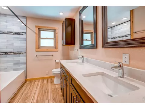 Bath - 166 Cherokee Rd, Lyons, CO 80540 photo 5 of 6