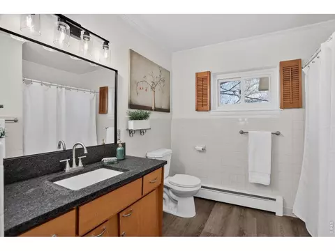 Bath - 4056 63rd St, Boulder, CO 80301 photo 3 of 5