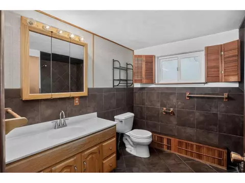 Bath - 4056 63rd St, Boulder, CO 80301 photo 4 of 5