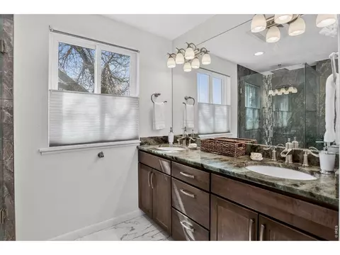 Bath - 4056 63rd St, Boulder, CO 80301 photo 2 of 5