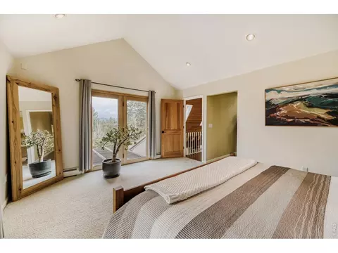 Bedroom - 6010 Flagstaff Rd, Boulder, CO 80302 photo 3 of 3