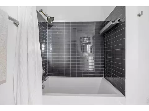 Bath - 4655 13th St, Boulder, CO 80304 photo 2 of 2