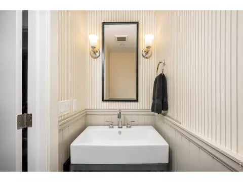 Bath - 615 Spruce St, Boulder, CO 80302 photo 1 of 8