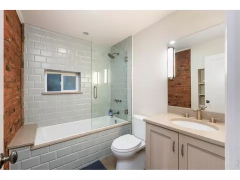 Bath - 615 Spruce St, Boulder, CO 80302 photo 6 of 8