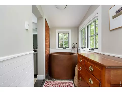 Bath - 615 Spruce St, Boulder, CO 80302 photo 4 of 8
