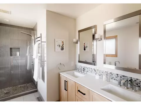 Bath - 2575 Briarwood Dr, Boulder, CO 80305 photo 2 of 2