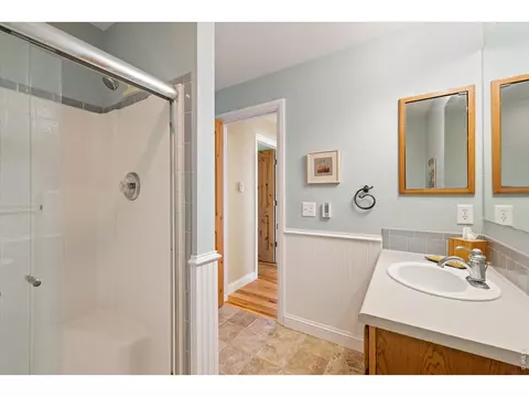 Bath - 149 Rockledge Cir, Lyons, CO 80540 photo 3 of 4