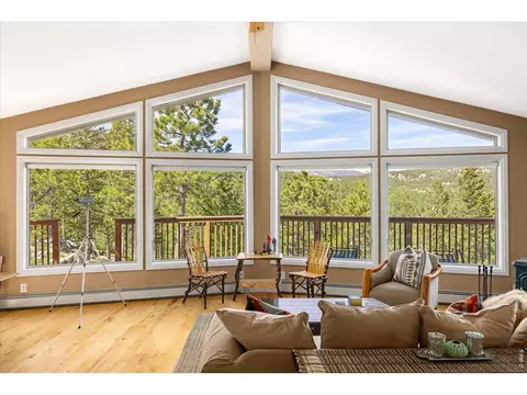 Living - 149 Rockledge Cir, Lyons, CO 80540 photo 2 of 4