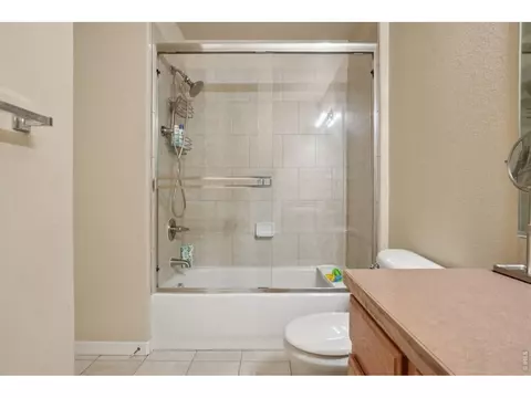 Bath - 1329 60th Ave, Greeley, CO 80634 photo 4 of 6