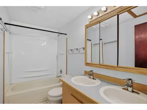 Bath - 215 Ewald Ave, Lyons, CO 80540 photo 1 of 1