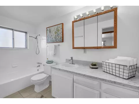 Bath - 4660 Talbot Dr, Boulder, CO 80303 photo 1 of 3